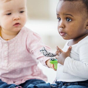 Opções de cuidado com criança: Babá, creche ou outros? Opções de cuidado com criança: Babá, creche ou outros?