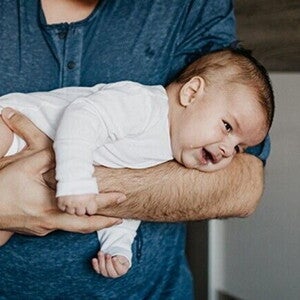 Cólica em bebê: o que fazer? Cólica em bebê: o que fazer?